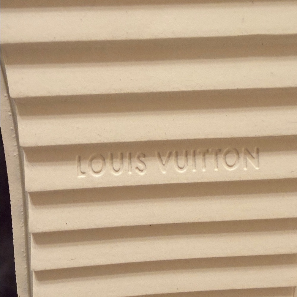 Louis Vuitton Cream Sneakers with Brown Details - Picture 9 of 13